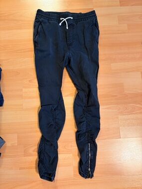 Men black zipper pants jogger